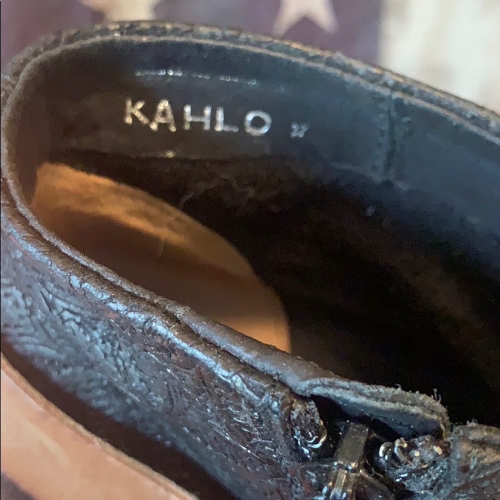 🖤Miz Mooz Black Tooled  Leather Wedge Booties🖤 - Picture 8 of 8